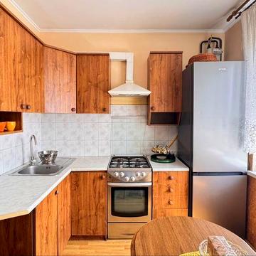 Продаж 2 кімнатна квартира вул. Шафарика, євроремонт, меблі, чешка.