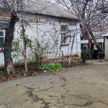 Продаж будинку Коротич з приватизованою землею