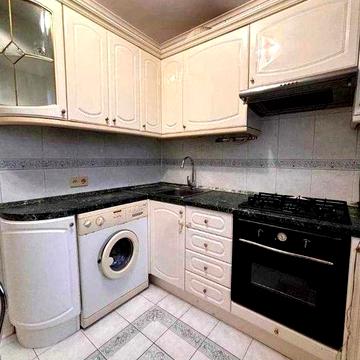 Продам 2х комн квартиру Центр ,р-н м Левада 3/9 с ремонтом, мебелью