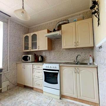 Продам двокімнатну квартиру, Надпільна 605