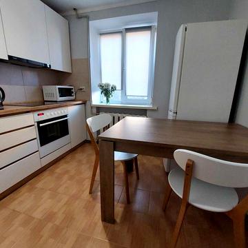 Продам 1 кім кварт в центрі Коновальця.