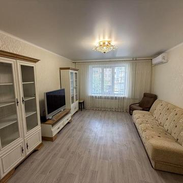 Двухкомнатная квартира на Сухом Фонтане.3/9 кирпич,54м.