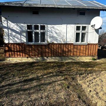 Продам будинок в Карпатах плюс гектар землі