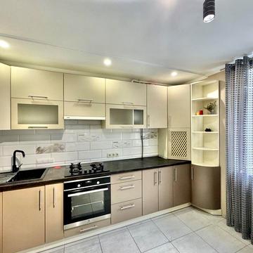 Михайла Лушпи просп. (Космонавтів), 5к8