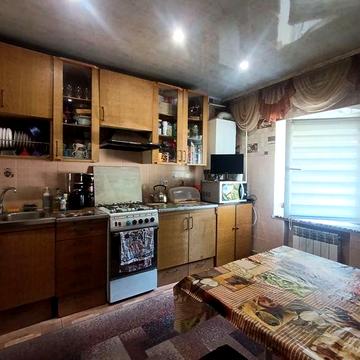 Продам 2 х кімн квартиру з розд.кімн.та газове Ао