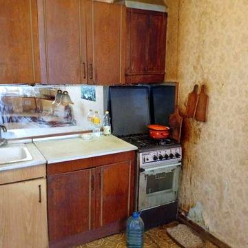 Продам 2- х комнатная квартиру, метро "ХТЗ"- 10 минут ,Улица Мира 32