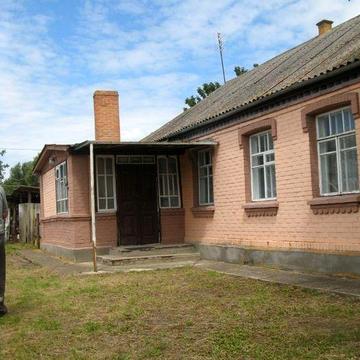 Продається затишний будинок у мальовничому селі Хомутинці!