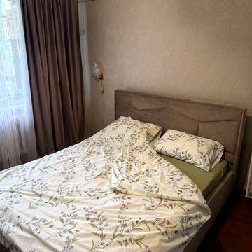 Здам простору 3-кімнатну квартиру біля парку Горького (Марка Твена). БЕЗ КОМІСІЇ.