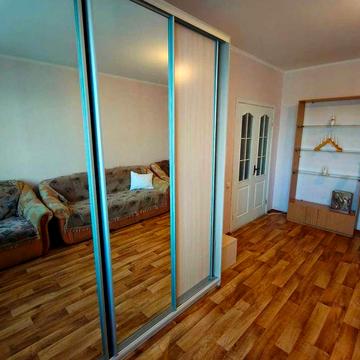 1 к. кв. 45 м2, Драгоманова 6/1, поруч Ашан, метро Позняки, є генератор