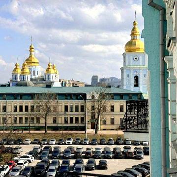 Продаж елітної  квартири 101м² на Десятинній 1/3 (останній поверх, історичний центр)