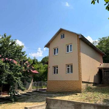 Продаж окремого будинку з ремонтом, вул. Сокирянська, район Роша