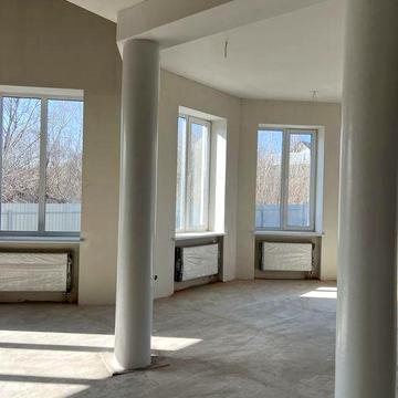 Продаж сучасного будинку 344 м² біля озера у престижній локації