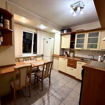 Оренда затишної 2-кім. квартири в центрі, м. Палац України 4 хв. пішки, вул. Велика Васильківська