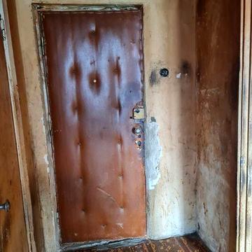 Продам 1 кімнатну квартиру Святошинський р-н вул. Симиренко7а.