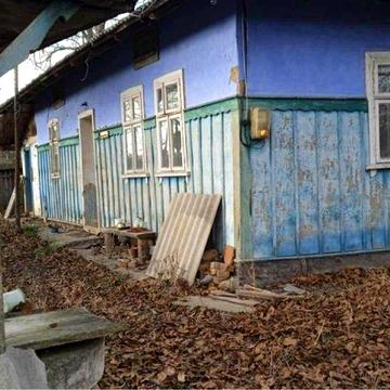 Будинок з ділянкою в селі Рудники