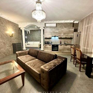 Сдам 2-х к. кв. 85 м2 ЖК Дельмар Люкс центр, парк Глобы