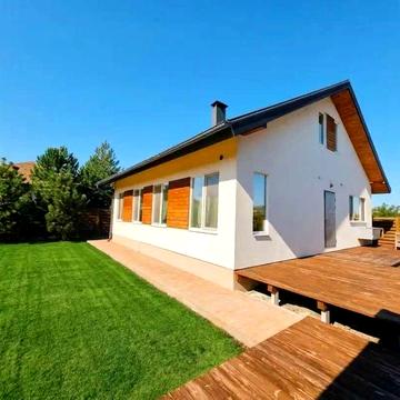 Продам новый дом с ремонтом в Новоалександровке