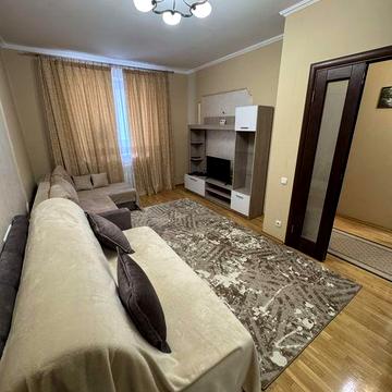1 км в обжитій новобудові