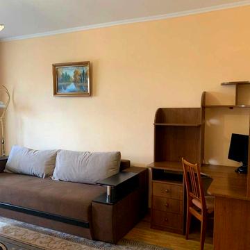 1к,Соцмісто,вул.Черчилля(Червоноткацька)18Б.Цегла!50м!Поруч ст.м"Дарниця"