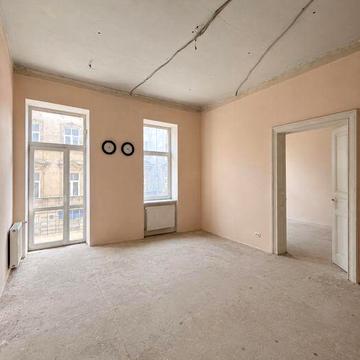 Продаж простороі 4-кімнатна квартира у ближньому центрі Львова вул. Шолом-Алейхема,
