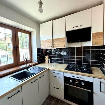 Сдам 2 ком.кв. Пр.Пушкина 24. Ремонт,мебель,техника. 12000грн.