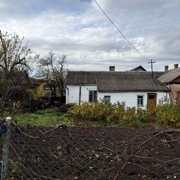 Продам будинок  під  реконструкцію
