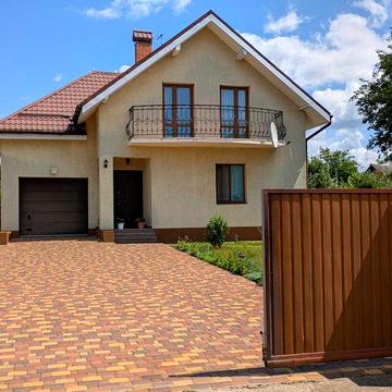 Продам сучасний будинок з ремонтом і технікою, в 27 км від Києва по Житомирський трасі