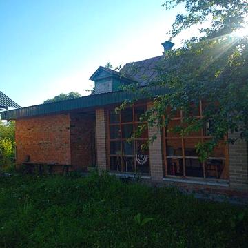 Будинок з господарчими спорудами та 49 соток.