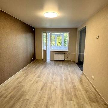 Продаж 2х-кімн квартири,  45 кв.м, з ремонтом, не кутова, 5/5, вул.Молодіжна, 13, Кременчук