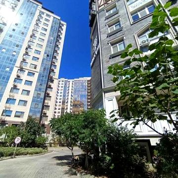 Продаж 1-но к. квартири в закритому комплексі.
