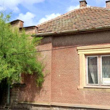 Берегово будинок 4 кімнати, 10 сот землі.