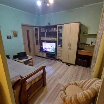 Продаж 1кім квартири в новобудові з ремонтом пр-т Чорновола