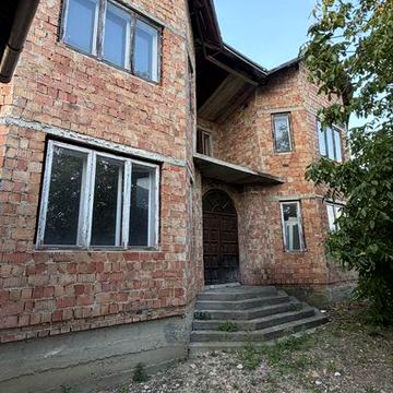 Будинок та літня кухня в с.Мамаївці