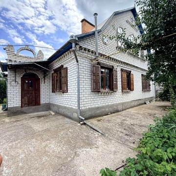 Продаж будинку в Липовому.