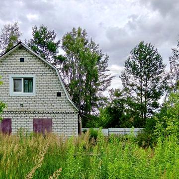 Продам цегляний капітальний будинок, з великою ділянокою