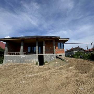 Продаж цегляного чорнового будинку поруч з Ужгородом
