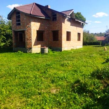 Продам будинок з великим земельним участком