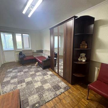 Продам. 1 ком. Ул. Петра Запорожца 13б
