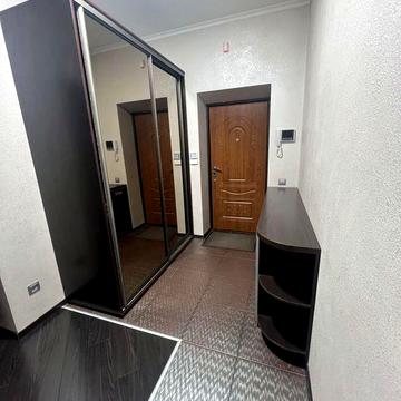 Квартира у підїзді де 3 квартири