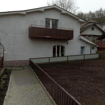 Продається 2 поверховий новозбудований будинок з гаражем у м.Теребовля