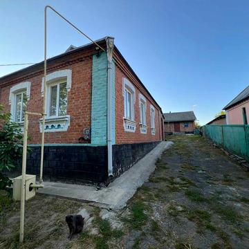 Продам будинок в селі Дашківці поряд з містом.