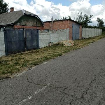 Продам дом с большим гаражом  в с. Кринички