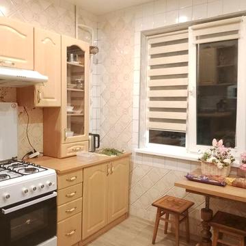 Продам трикімнатну квартиру Центральна 365б