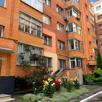 Центр 3-х кімн. Квартира в новому будинку з ремонтом