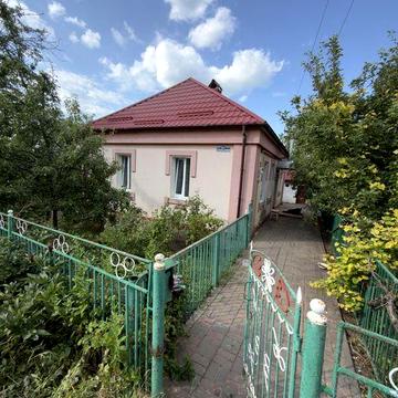 Продам будинок та земельну ділянку