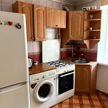 2к квартира біля цума (центр)