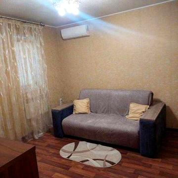 Дом возле метро Холодная гора, улица  Симферопольская