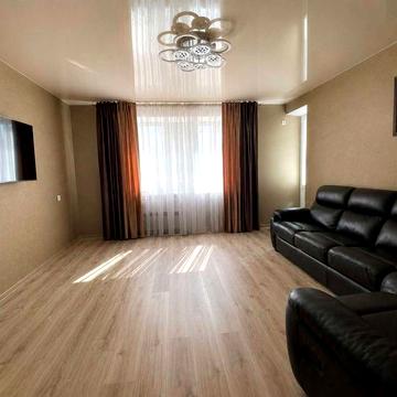 2-кімнатна квартира в центрі, з ремонтом, 62м2 , Цегляний будинок