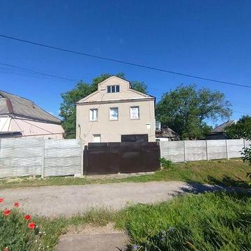 Продам двухэтажный дом