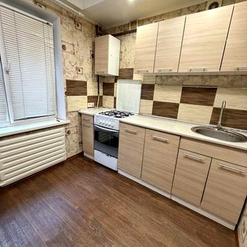 Продаж 1 ком.кв квартири по вул. Героїв 93 бригади, р-н 40ї школи, можливо під комерційну нерухомість -19000$ Без комісії  для покупця !